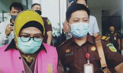 Ketua KONI Tangsel, RJ ditetapkan menjadi tersangka oleh Kejari atas dugaan manipulasi dana hibah KONI Tangsel tahun 2019.