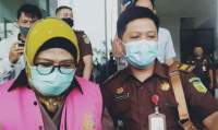 Ketua KONI Tangsel, RJ ditetapkan menjadi tersangka oleh Kejari atas dugaan manipulasi dana hibah KONI Tangsel tahun 2019.