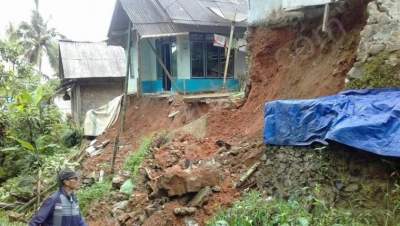 Longsor Terjang Dua Desa di Banten Selatan