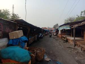 Ratusan Pedagang Pasar Sentiong Blok GK Teriak