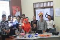 Pdk Cabe- Fhoto bareng seluruh  manajemen dan wartawan detak.co.id dan detaktangsel.com, usai lounching,Sabtu (22/2) 