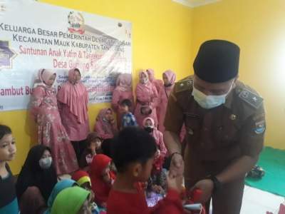 Tasyakuran Gedung Desa, Pemdes Gunung Sari Menggelar Santunan dan Bukber