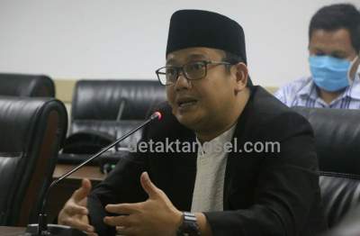 Ketua DPRD Kota Tangsel, Abdul Rasyid.