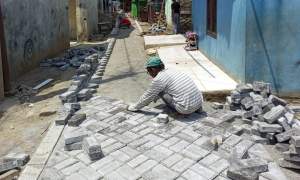 Bangun Paving Blok, Desa Talagasari Realisasikan Dana Desa Tahap Ketiga