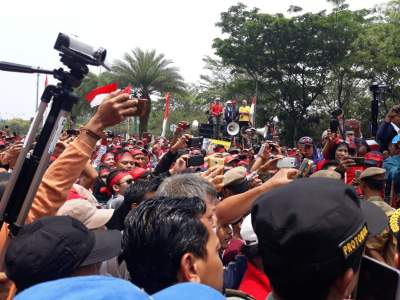 Tuntut Serahkan Aset Pengembang, Ribuan Warga Geruduk Kantor Bupati