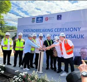 Bupati Tangerang Letakan Batu Pertama Pembangunan Flyover Cisauk