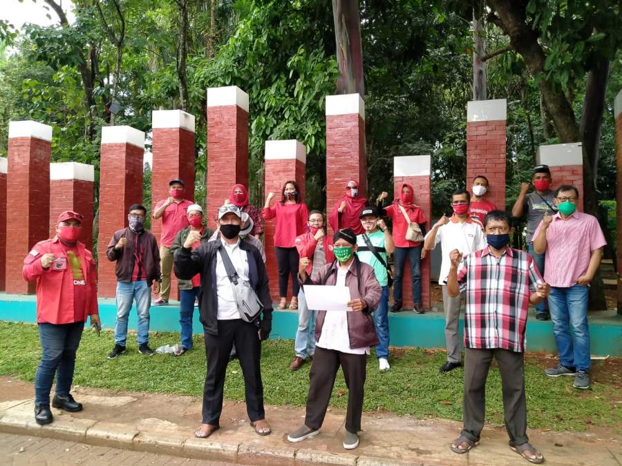 Para inisiator petisi dukungan kepala daerah saat berada di kawasan Taman Kota l, Serpong. (Foto/Ist)