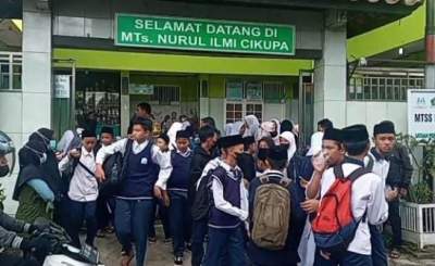 Ratusan Siswa MTS Cikupa Demo, Akibat Ambil Alih Manajemen Baru