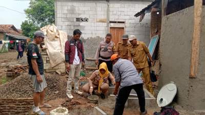 Cegah Dolbon, Pemkab Tangerang Bangun 72  Jamban di Sukamulya