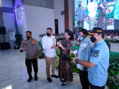 Rutin Sosialisasi Pencegahan Korupsi, Kajari Kabupaten Tangerang Disematkan Sebagai Bunda Desa