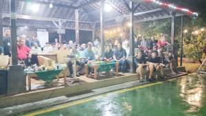 Maesyal Rasyid Nobar Bersama Warga Islamic