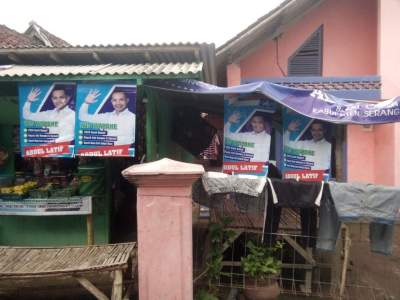Pilbup Serang, Abdul Latif Tebar Spanduk dan Baner di Wilayah Kabupaten Serang