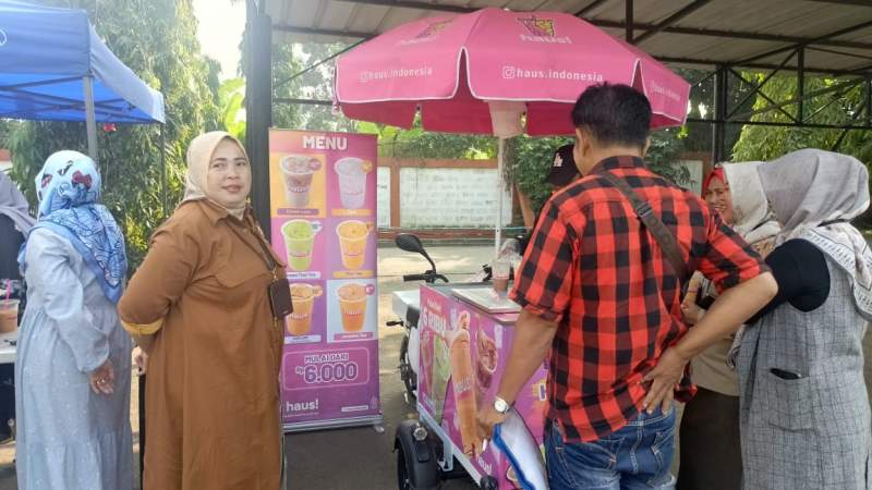 Tak Gunakan APBD, Samsat Serang Sediakan Makan dan Minum Gratis bagi Wajib Pajak