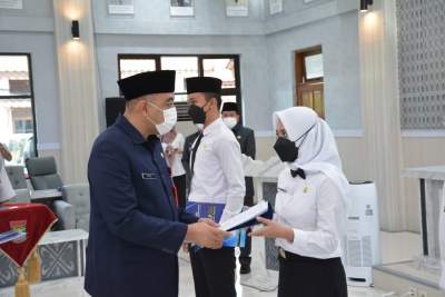 Bupati Serahkan 28 SK Pengangkatan CPNS