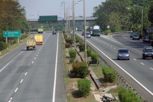MMS Tertibkan Naik-Turun Penumpang di Tol Tangerang-Merak