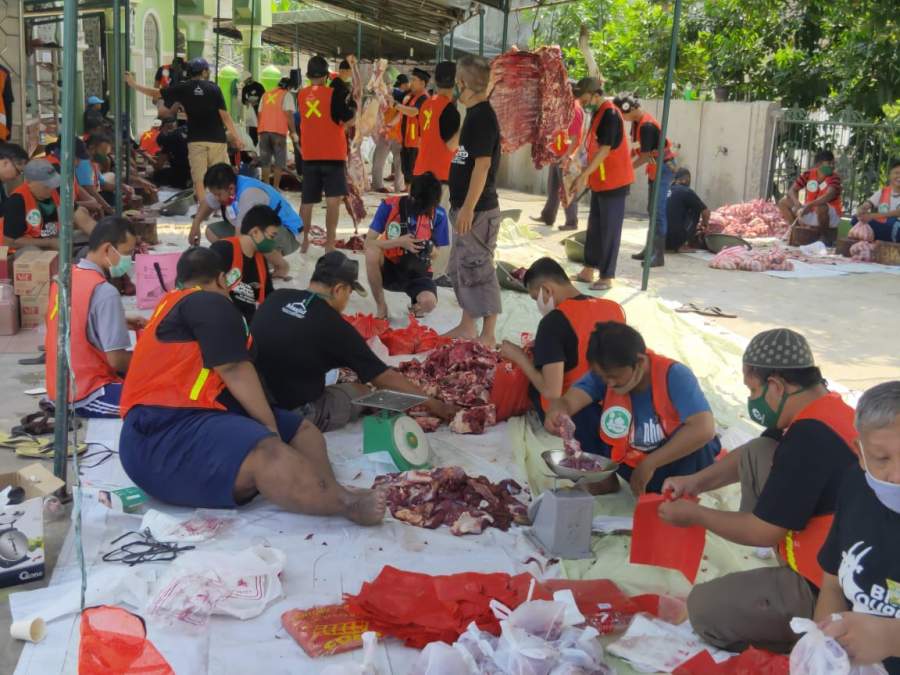 Mesjid Al Munawwarah Kompleks Sarana Indah Permai, Siapkan 1500 Kantong Daging Kurban