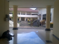 Kantor Dewan Nyaris Melompong