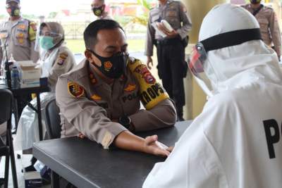 Pengamanan TPS, Personel Polres Serang Jalani Rapid Test