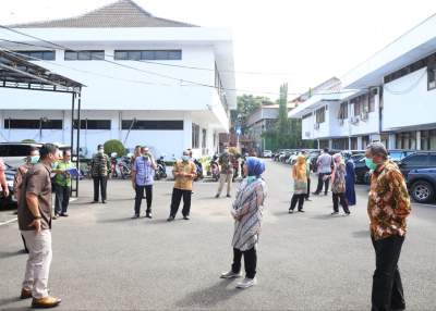 Jaga Imunitas Tubuh, Bupati Serang Ajak ASN Rutin Berjemur di Pagi Hari
