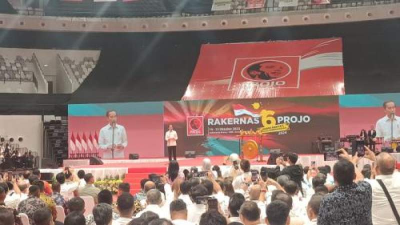 Presiden Jokowi hadir di acara Rakernas ProJo di Senayan, Jakarta, Sabtu (14/10/2023).