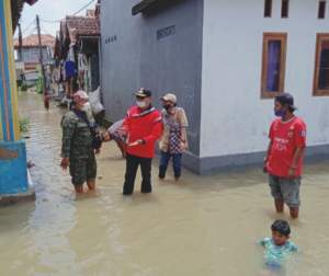 Banjir Masih Tergenang di Gunung Sari Mauk