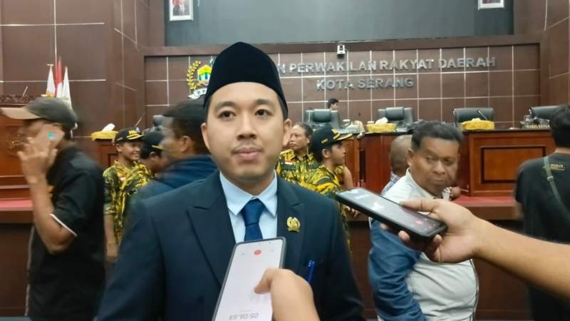 Dilantik Jadi Wakil Ketua DPRD Kota Serang, Dewan Muda Farhan Aziz Siap Tuntaskan Pengangguran