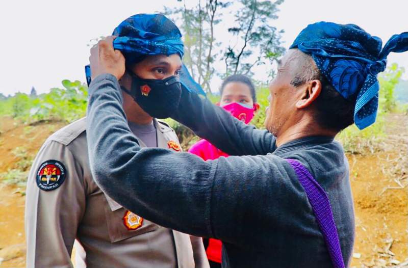 Kabid Humas Polda Banten Kunjungi Suku Baduy