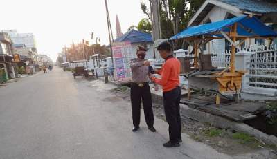 Gatur Lantas Pagi, Sat Samapta Polres Asahan Bagikan Masker Kepada Pengguna Jalan