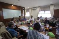 Rapat koordinasi membahas LRT.