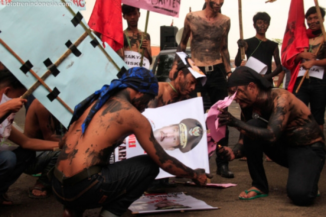 Aksi demo KMB di Banten