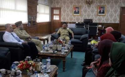 Wakil Menjamu Sembilan Pegawai Pensiun