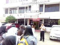 Pengumuman lulusan SMA di Mapolsek Balaraja