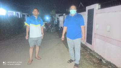 Warga Badak Anom patroli tiap malam sejak teror pelemparan batu. (Ft Iday DB)
