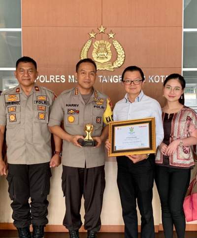 Kerjasama dengan Polrestro Tangerang, PT Triniti Dinamik Raih Dua Penghargaan TOP CSR 2018