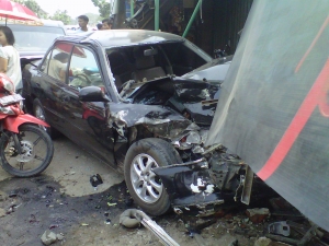 Mobil Tata Ruang Kabupaten Serang Seruduk Dua Mobil