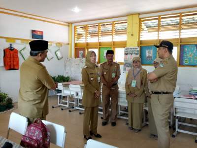 Bupati Dan Sekda Tinjau Pelaksanaan Ujian Nasional