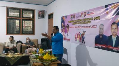 Ketua PWI Kabupaten Tangerang Teteskan Air Mata