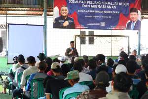 Muhammad Rizal DPR RI Bersama BP2MI Sosialisasi Program Peluang Kerja Aman Keluar Negeri di Sindang Jaya