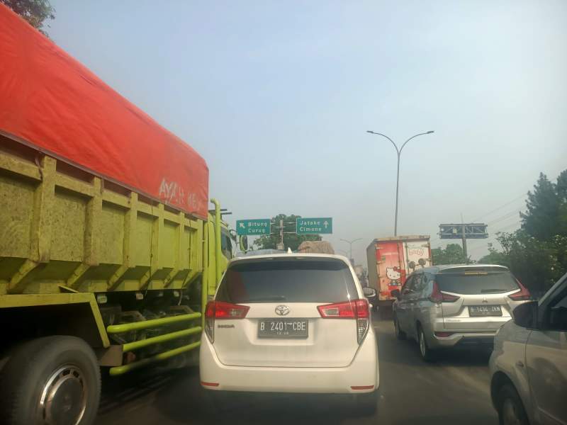 Macet Horor di Tol Bitung Capai Puluhan Kilometer