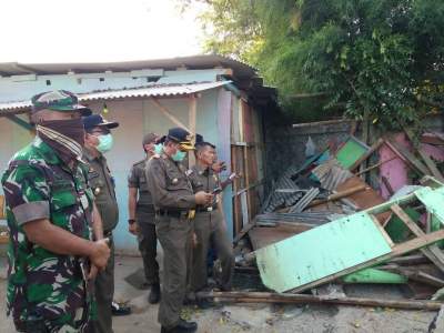 Penertiban bangli di Kali Perancis, Kecamatan Benda,Kota Tangerang.