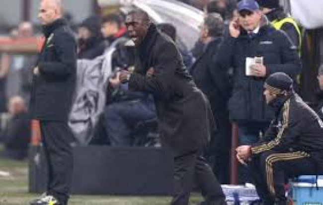 Seedorf  Senyum Manis, Milan Kalahkan Verona 1-0