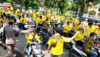 Konvoi kader Golkar saat daftar Pemilu 2024 di KPU Tangsel, Minggu 14 Mei 2023 lalu.