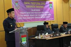 Mad Romli Sampaikan Pendapat Terhadap 3 Raperda Inisiatif DPRD