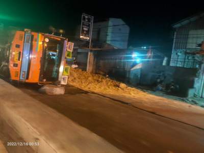 Picu Lakalantas, Warga Minta Median Jalan di Balaraja Dibongkar