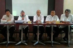 Kepala DBMSDA Kota Tangsel, Retno Prawati saat menjelaskan Perda Drainase di Serpong, pekan kemarin.