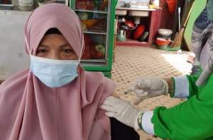 Enak Tak Repot, Vaksin Keliling Ala Kelurahan Ketapang