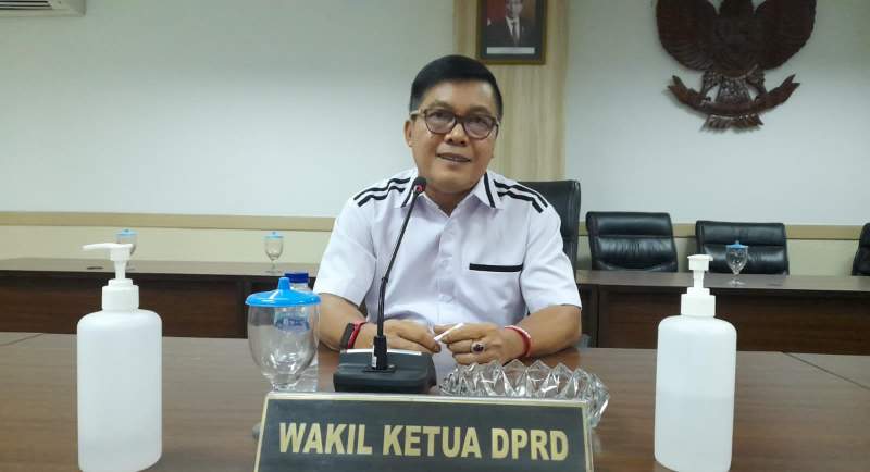 Wakil Ketua DPRD Kota Tangsel, Iwan Rahayu.