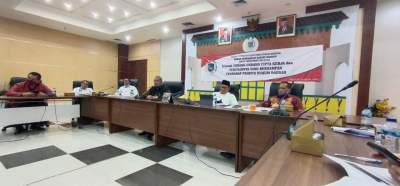 Anggota DPRD Tangsel saat rapat koordinasi dengan OPD soal UU Ciptaker.