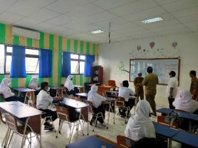 Selasa, Siswa Kelas 6 dan 9 di Tangsel PTM Kembali