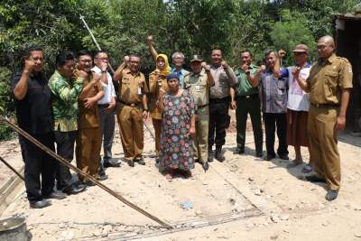 Peletakan Batu Pertama Bedah Rumah di Cileles dihadiri Kadis Perkim
